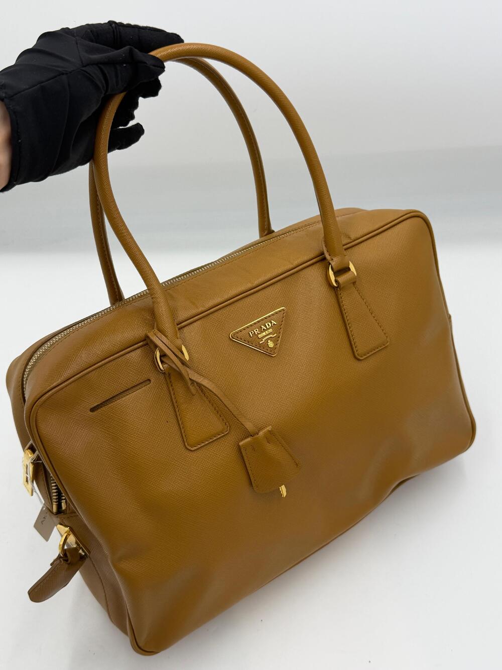 Prada Saffiano Boston - Picture 11 of 14
